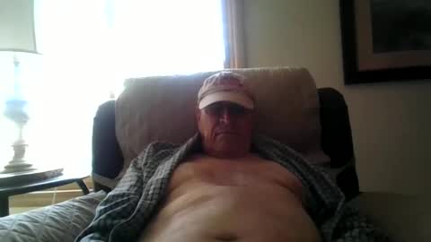 Snapshot of willnedoher chatting on 03.09.25 Willhedoher online show from 03.09.25