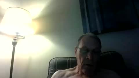 Snapshot of willnedoher chatting on 04.18.26 Willhedoher online show from 04.18.26