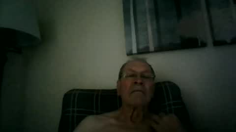 Snapshot of willnedoher chatting on 05.13.26 Willhedoher online show from 05.13.26