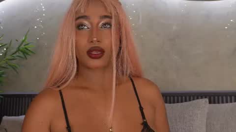 Snapshot of willow_hendrix chatting on 07.17.26 Ms Willow online show from 07.17.26