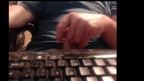 Snapshot of willowstick chatting on 07.04.26 DrainMyBalls online show from 07.04.26