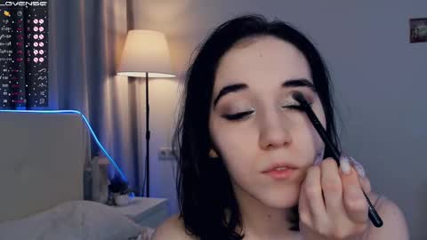 Amalia and Mia online show from 02.18.25