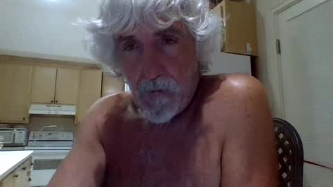 Snapshot of winedog2020 chatting on 06.29.26 Gundja Man online show from 06.29.26