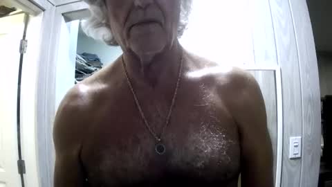 Snapshot of winedog2020 chatting on 07.14.26 Gundja Man online show from 07.14.26
