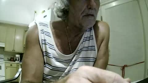Snapshot of winedog2020 chatting on 07.15.26 Gundja Man online show from 07.15.26