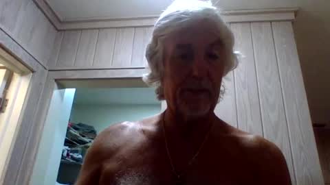 Snapshot of winedog2020 chatting on 07.31.26 Gundja Man online show from 07.31.26