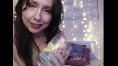 Snapshot of wingardiumleveveosa chatting on 03.08.25 Eevie online show from 03.08.25