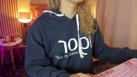 Wini Fer online show from 07.17.26