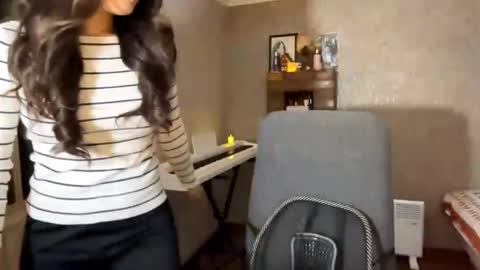 Amina online show from 10.29.25