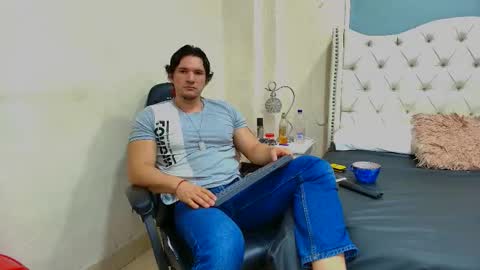 Snapshot of wiston_cox chatting on 02.13.26 Wiston online show from 02.13.26