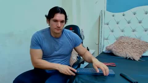 Snapshot of wiston_cox chatting on 02.24.26 Wiston online show from 02.24.26