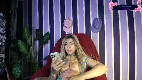 Snapshot of witch_divinne chatting on 06.11.26 ig WitchDivinne online show from 06.11.26