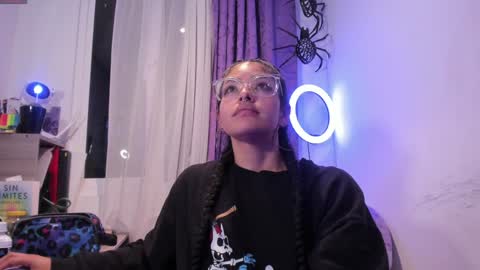     Luna Violeta  A r t i s t  online show from 12.22.24