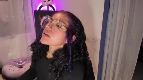     Luna Violeta  A r t i s t  online show from 02.13.25