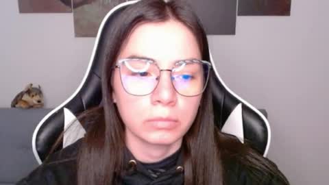 Snapshot of wolfs_daughter chatting on 07.09.26 Alex online show from 07.09.26
