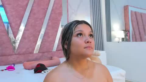 wonderkloe_ online show from 03.01.26