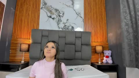 wonderkloe_ online show from 04.08.26