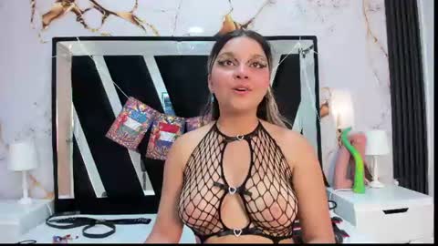 Snapshot of wonderkloe_ chatting on 07.14.26 wonderkloe_ online show from 07.14.26