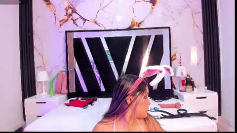 Snapshot of wonderkloe_ chatting on 07.18.26 wonderkloe_ online show from 07.18.26