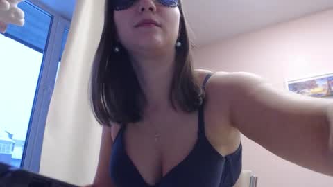 Snapshot of woodland_peony chatting on 12.22.25 Woodland Peony online show from 12.22.25