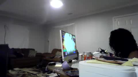 Snapshot of woodpipe69 chatting on 12.16.24 Woodpipe69 online show from 12.16.24