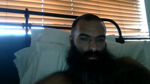 woof_wolf37 online show from 10.22.25