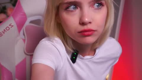 Snapshot of wow_angel chatting on 05.16.26 wow_angel online show from 05.16.26