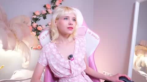 Snapshot of wow_angel chatting on 07.01.26 wow_angel online show from 07.01.26