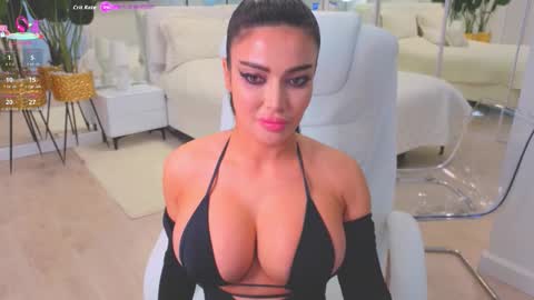 Snapshot of wow_eva_wow chatting on 11.15.25 Eva online show from 11.15.25