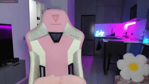 Emi online show from 10.15.25