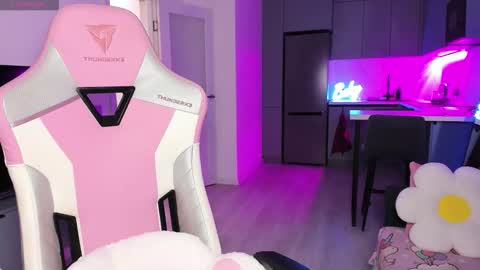 Emi online show from 12.14.25