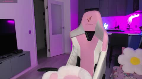 Emi online show from 12.15.25