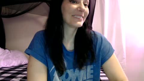 Snapshot of wrenleigh chatting on 06.24.26 Crystal Lake online show from 06.24.26