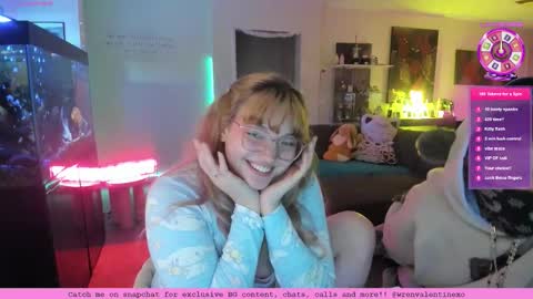 Snapshot of wrenvalentine chatting on 02.12.26 Wren Valentine online show from 02.12.26