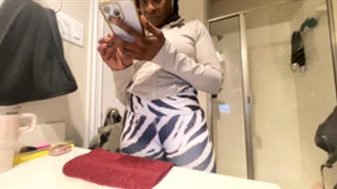 Snapshot of wynterheat chatting on 06.11.26 Wynter Heat online show from 06.11.26