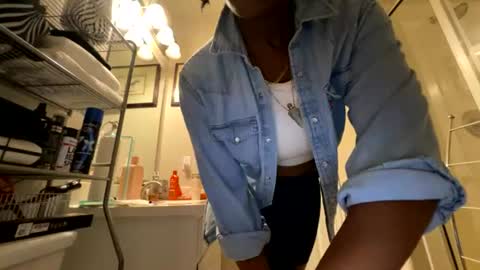 Snapshot of wynterheat chatting on 07.14.26 Wynter Heat online show from 07.14.26