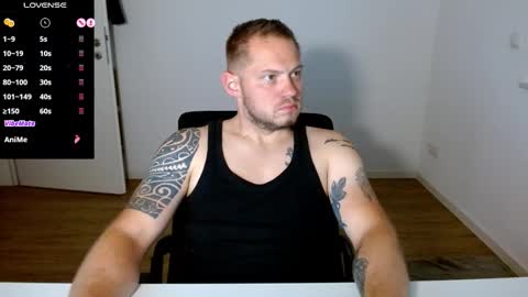 Snapshot of x19marco93x chatting on 09.29.25 x19marco93x online show from 09.29.25