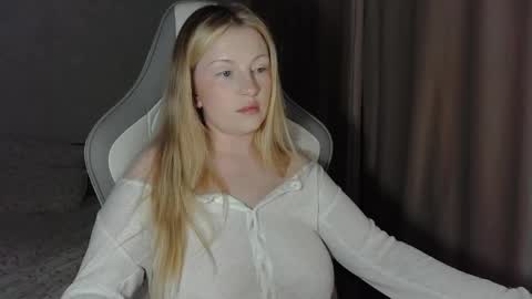 Snapshot of x__ivy_x chatting on 05.31.26 eva online show from 05.31.26