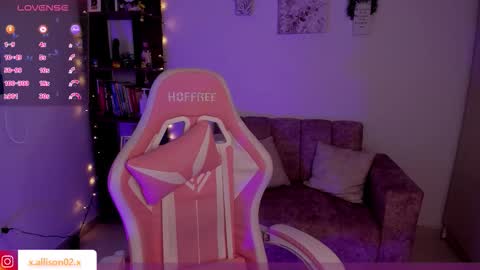 Snapshot of x_allison02x chatting on 12.19.25 Allison online show from 12.19.25