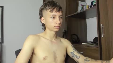 Snapshot of xamyu chatting on 10.29.25 Xam online show from 10.29.25