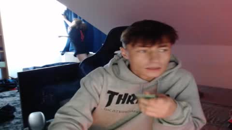 Snapshot of xandiigmusik chatting on 10.14.25 rx4per online show from 10.14.25