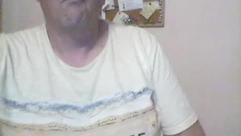 Snapshot of xaramanu chatting on 06.15.26 xaramanu online show from 06.15.26