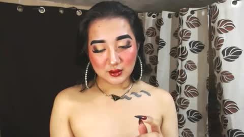 Nira   NOT INTO CHEAP GUYS  online show from 01.18.25