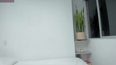 Snapshot of xavier_colleman chatting on 12.20.25 Xavier online show from 12.20.25