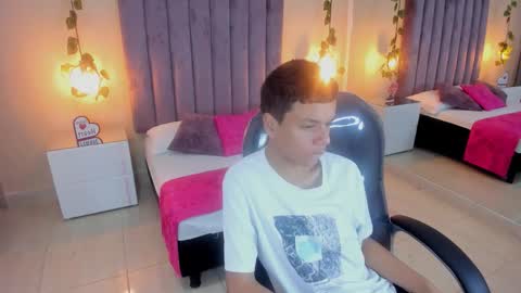 xavier fox   online show from 11.12.25