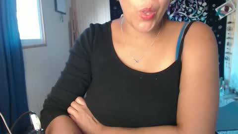 Snapshot of xcanela_ chatting on 05.28.26 canela online show from 05.28.26