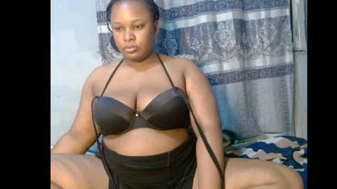 Snapshot of xcumxonxme chatting on 12.10.24 xcumxonxme online show from 12.10.24