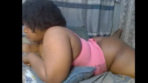 Snapshot of xcumxonxme chatting on 12.30.24 xcumxonxme online show from 12.30.24