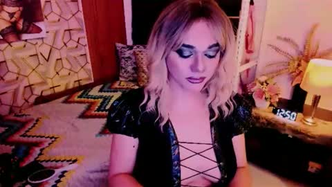 Snapshot of xdirtymistressx chatting on 11.05.25 XDirtymistressX online show from 11.05.25