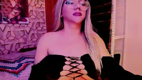 Snapshot of xdirtymistressx chatting on 12.02.25 XDirtymistressX online show from 12.02.25